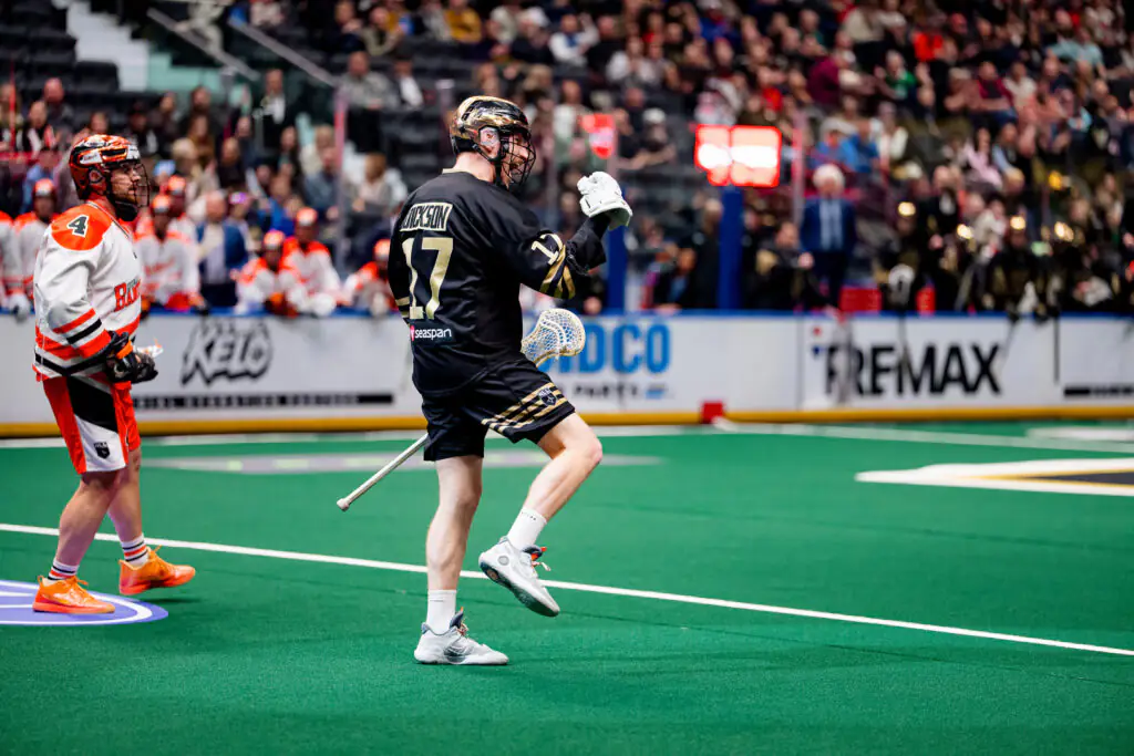 Mammoth beat Desert Dogs 13-8, boost home-field bid