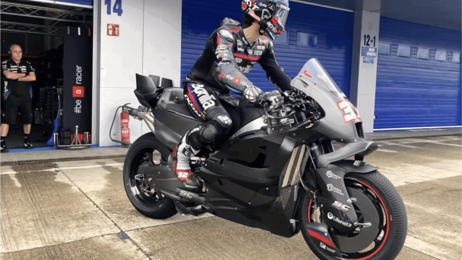 Savadori posts wet laps on Aprilia 2027 850cc at Jerez